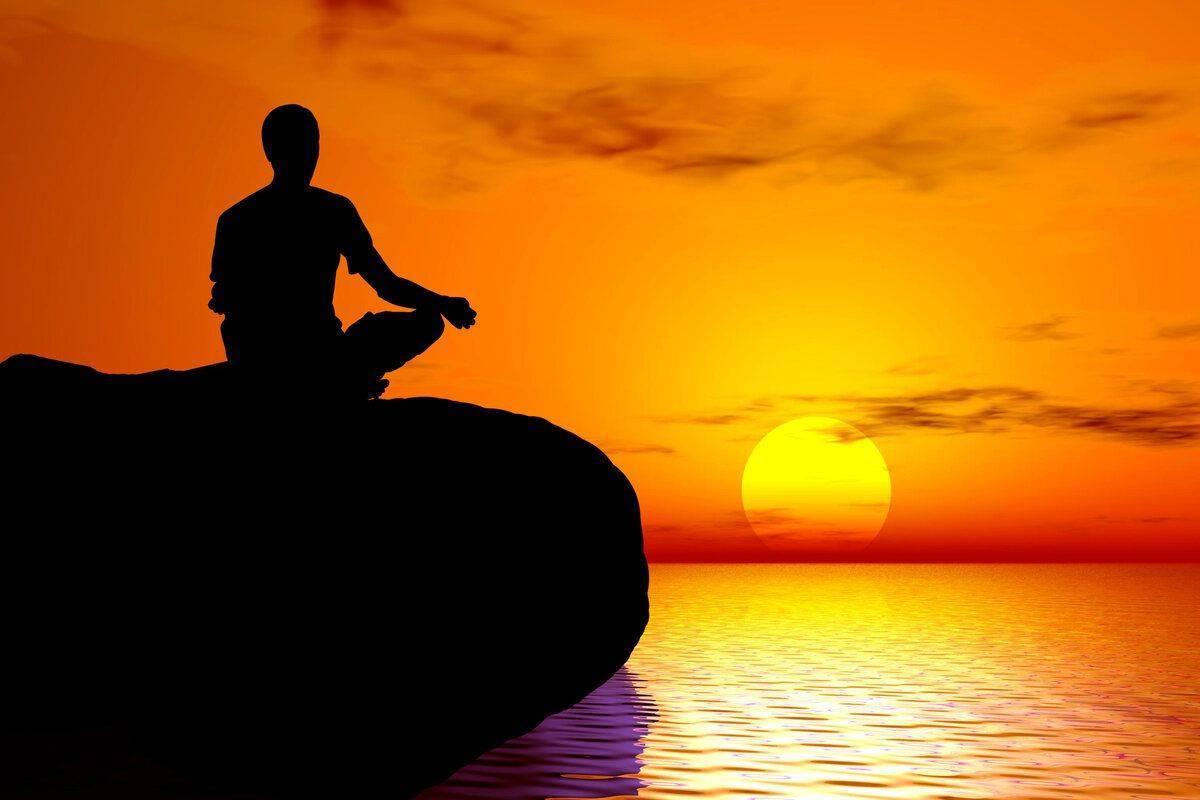 Человек хозяин времени. Медитация спокойствие. Духовное спокойствие. Человек на закате. Душевное спокойствие и Гармония.