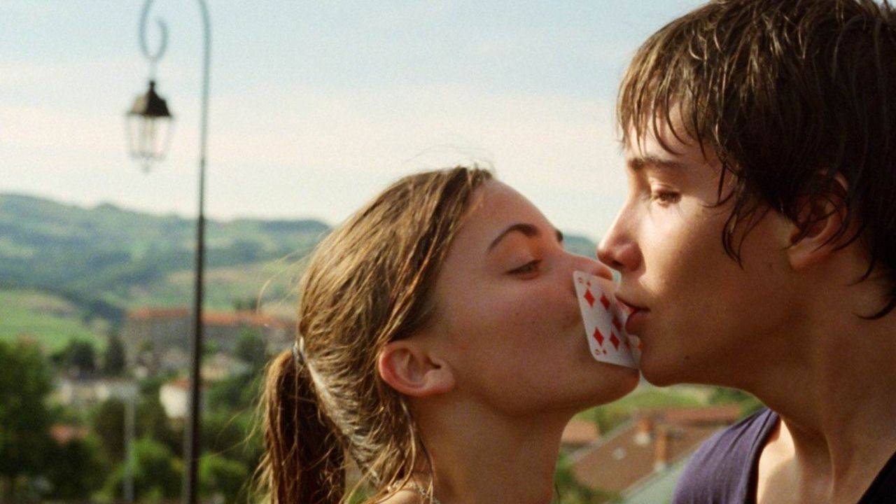 Фильмы про любовь подростков: список лучших кинолент