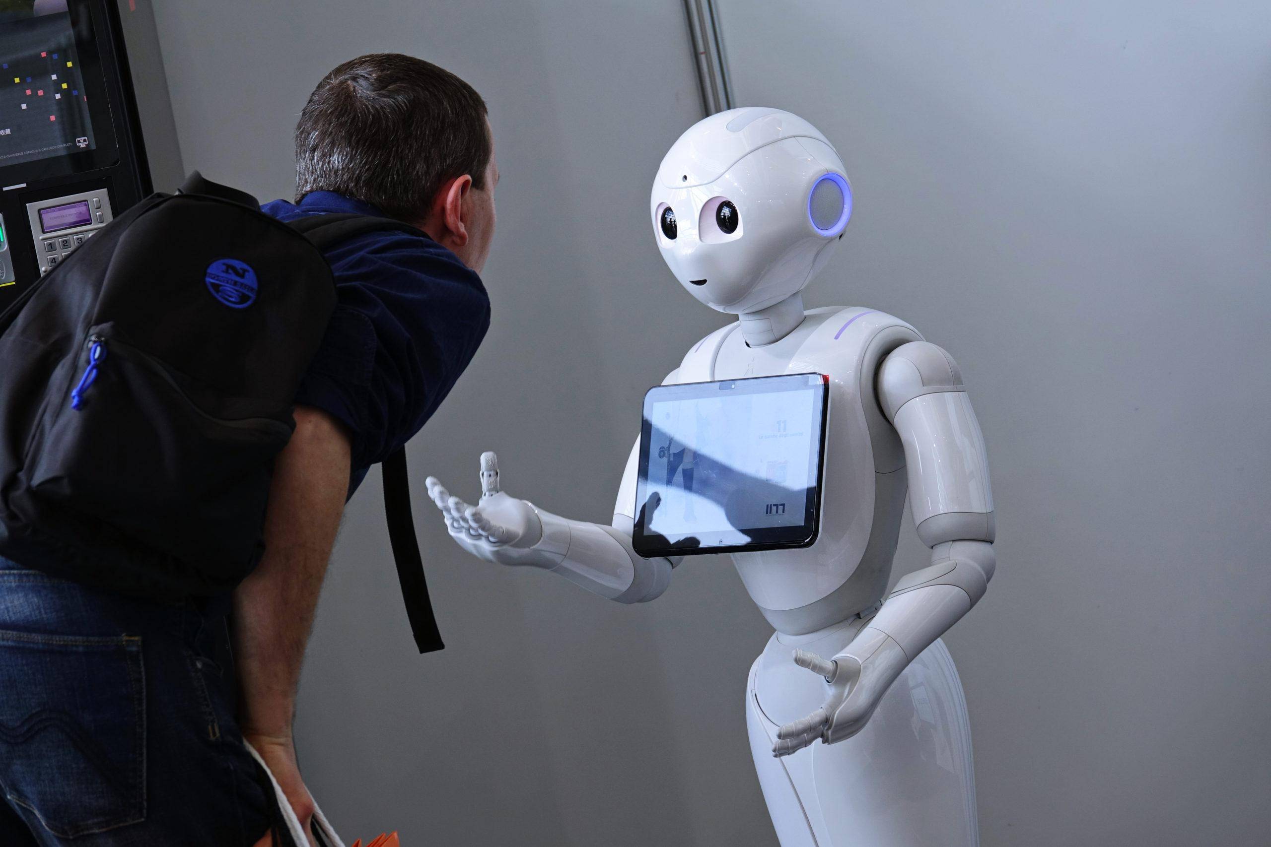 Роботы в нашей жизни: как машины помогают человеку