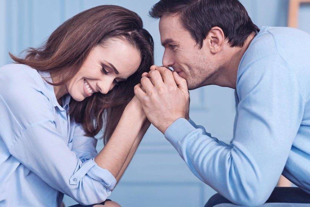 Как быстро наладить отношения с мужем на грани развода