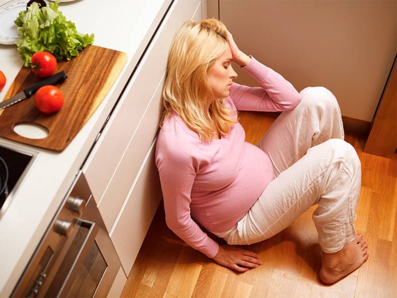 Симптомы депрессии при беременности: что делать и как помочь себе и будущему малышу