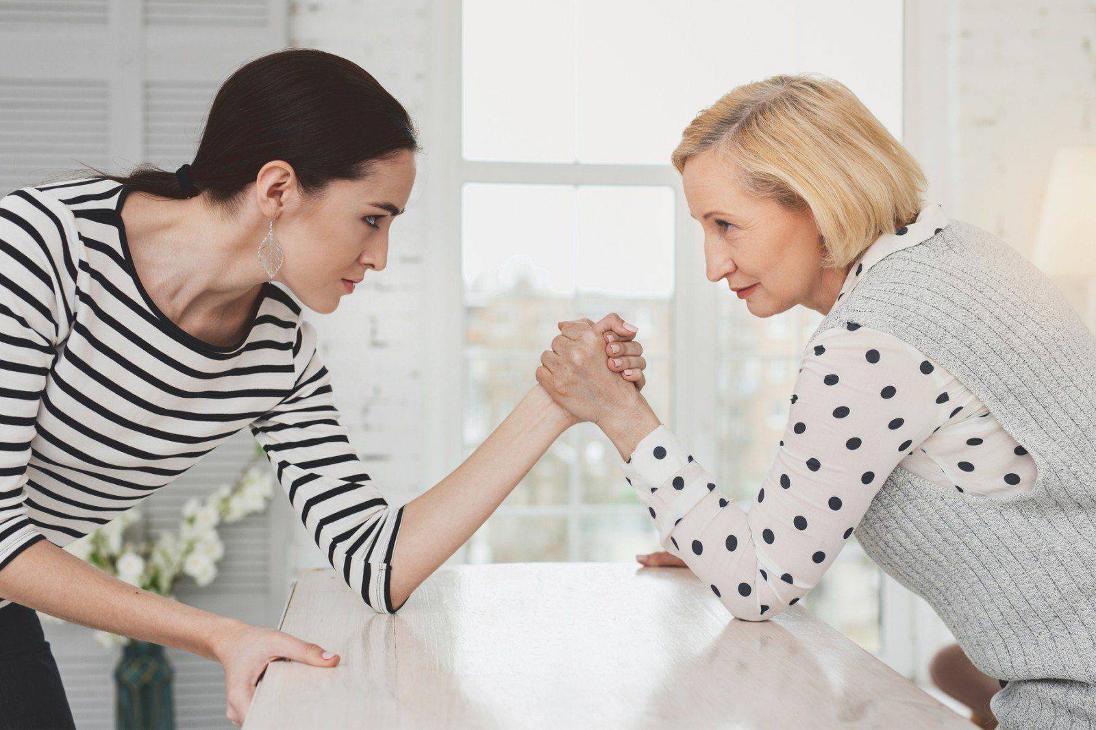 Отношения между свекровью и невесткой - от ненавижу до дружбы: советы психолога