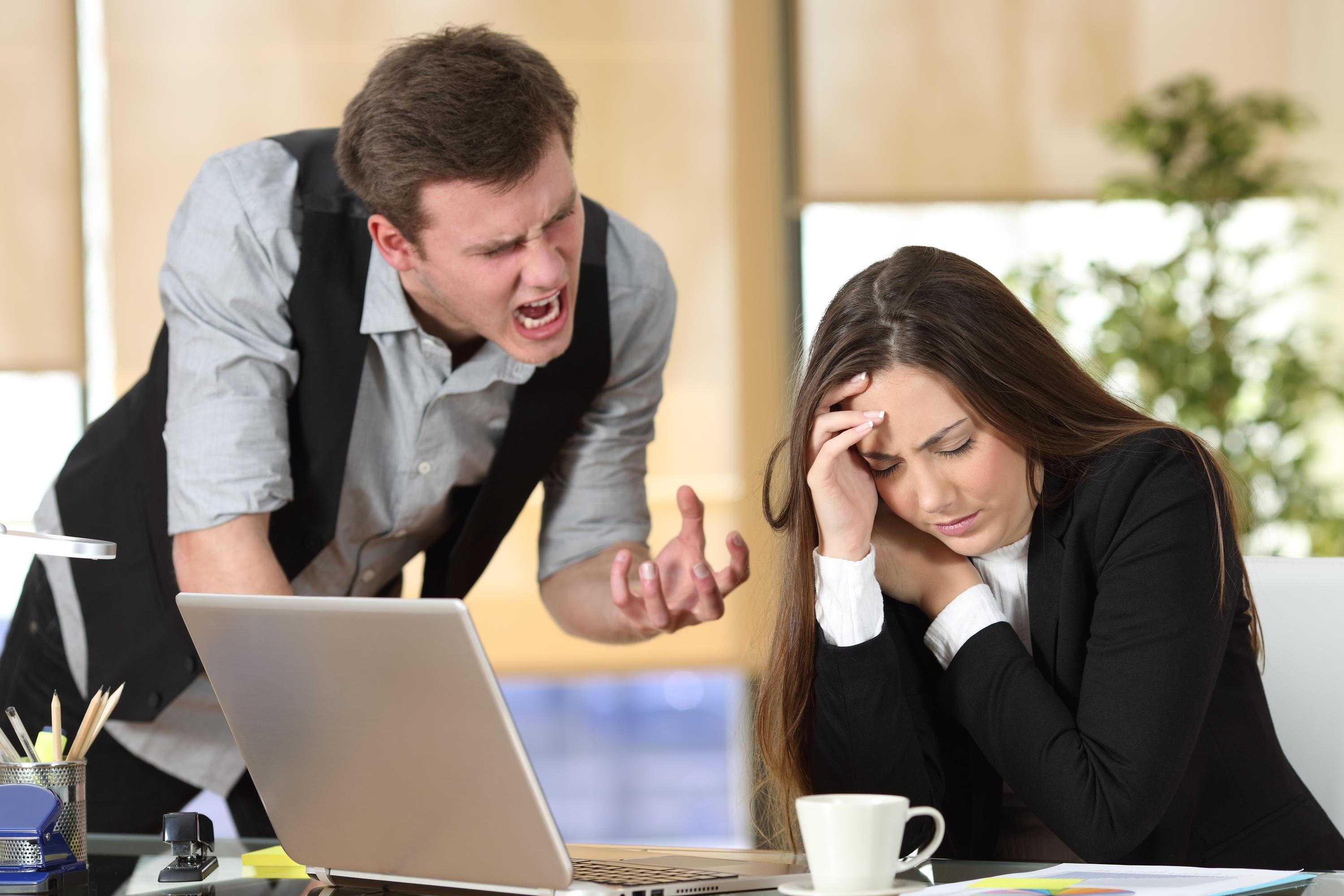 Психотерапевт назвал 10 лучших способов наладить отношения с шефом на работе