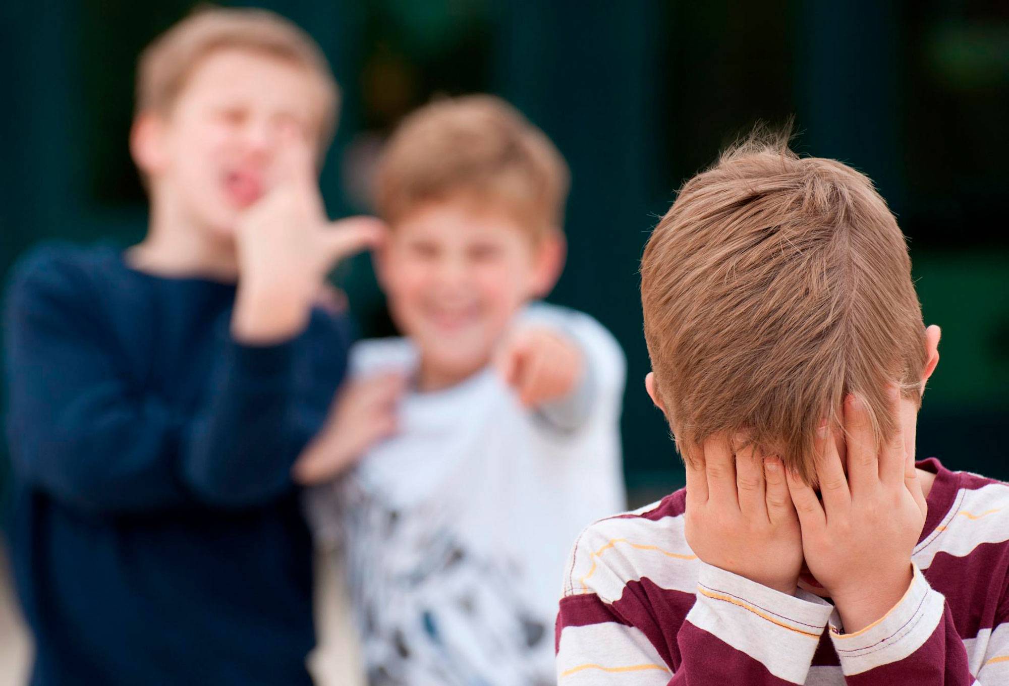 Стоп буллинг: что делать, если ребенка оскорбляют в школе?