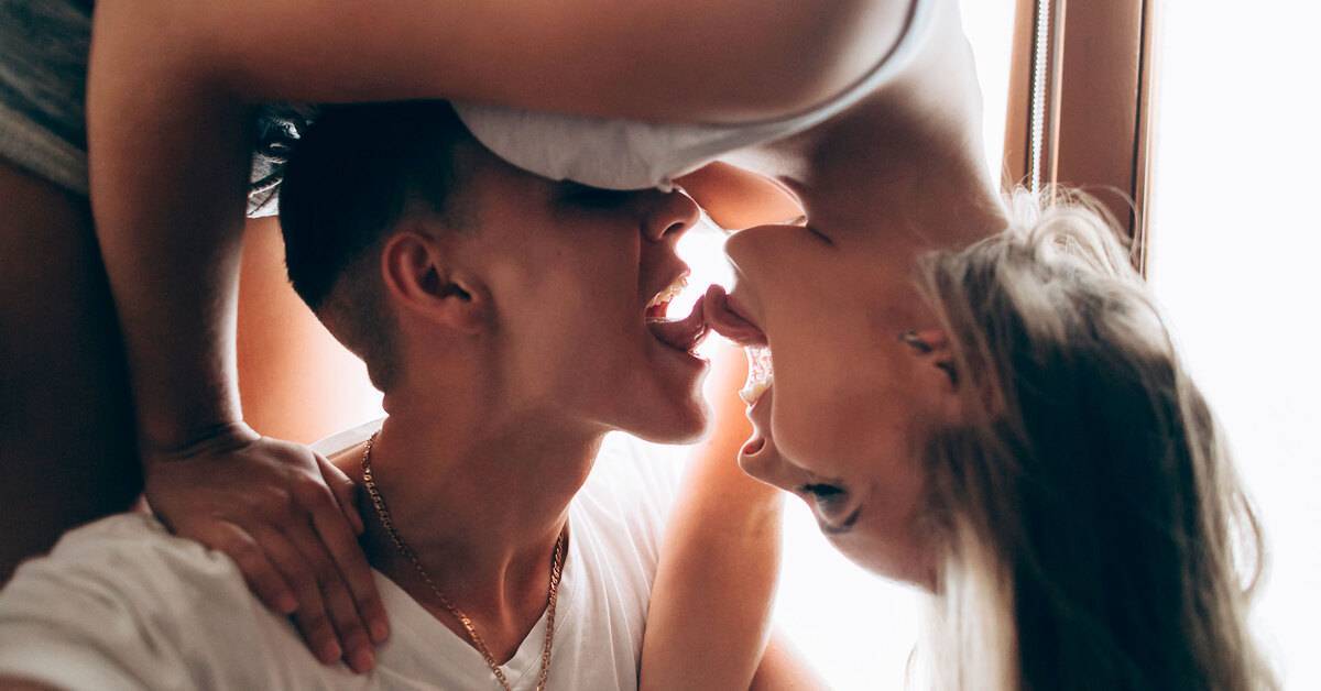 Как мужчине и женщине романтично перейти к поцелую
