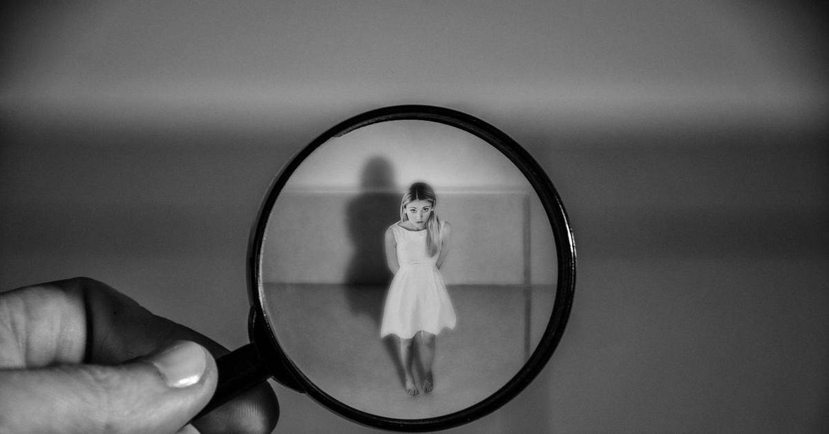 Фильм «у зеркала два лица»: самооценка родом из детства