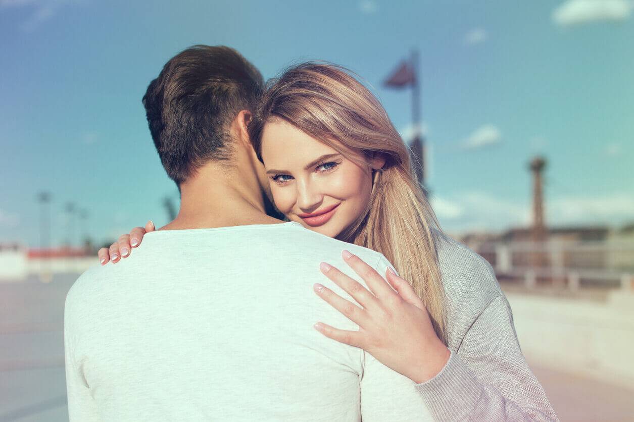 Как влюбить в себя мужчину — психология отношений, возможно ли завоевать парня