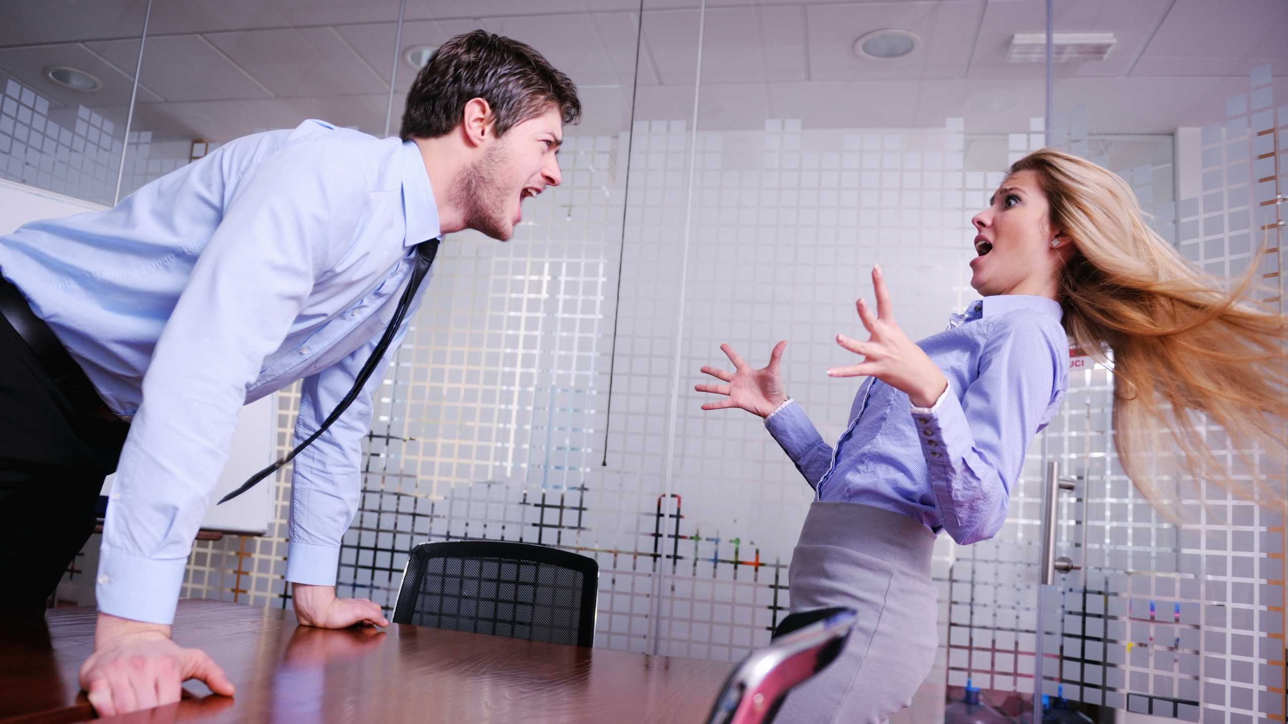 Причины конфликтов на работе и способы их избежания
