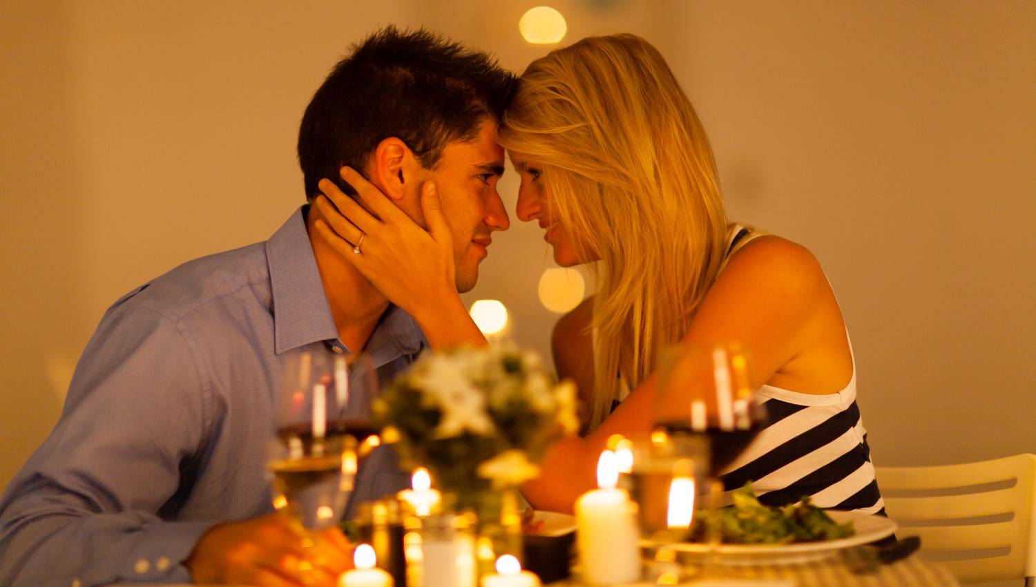 10 способов привнести романтику в отношения